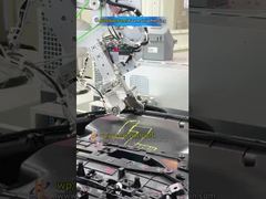 Сборочная линия дверной панели автомобиля: прессование губчатых полос → Горячая заклепочная сварка → Затяжка винтов